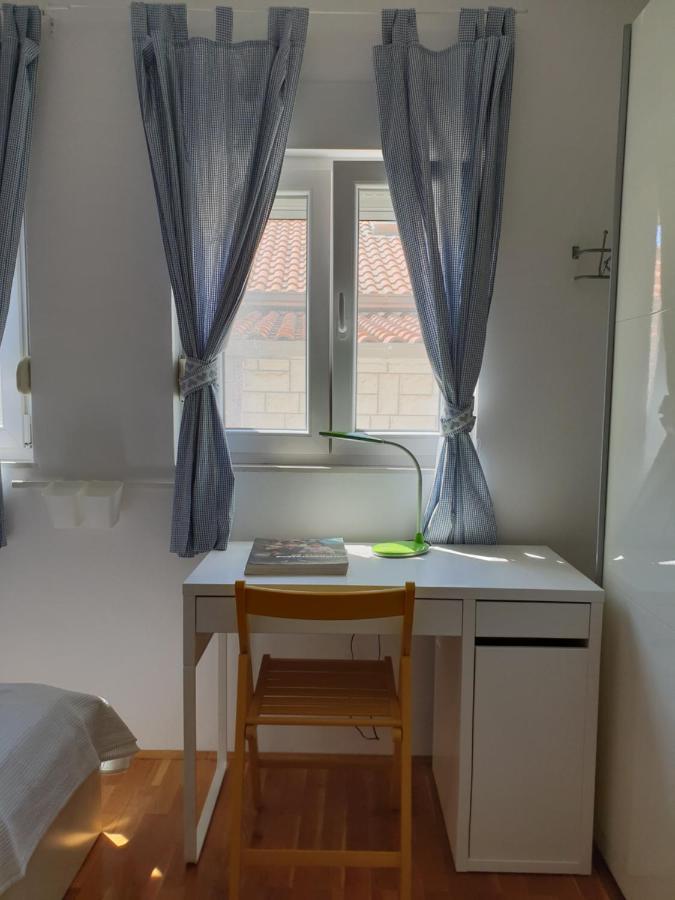 Cozy Apartments With Seafront Terraces オミシュ エクステリア 写真