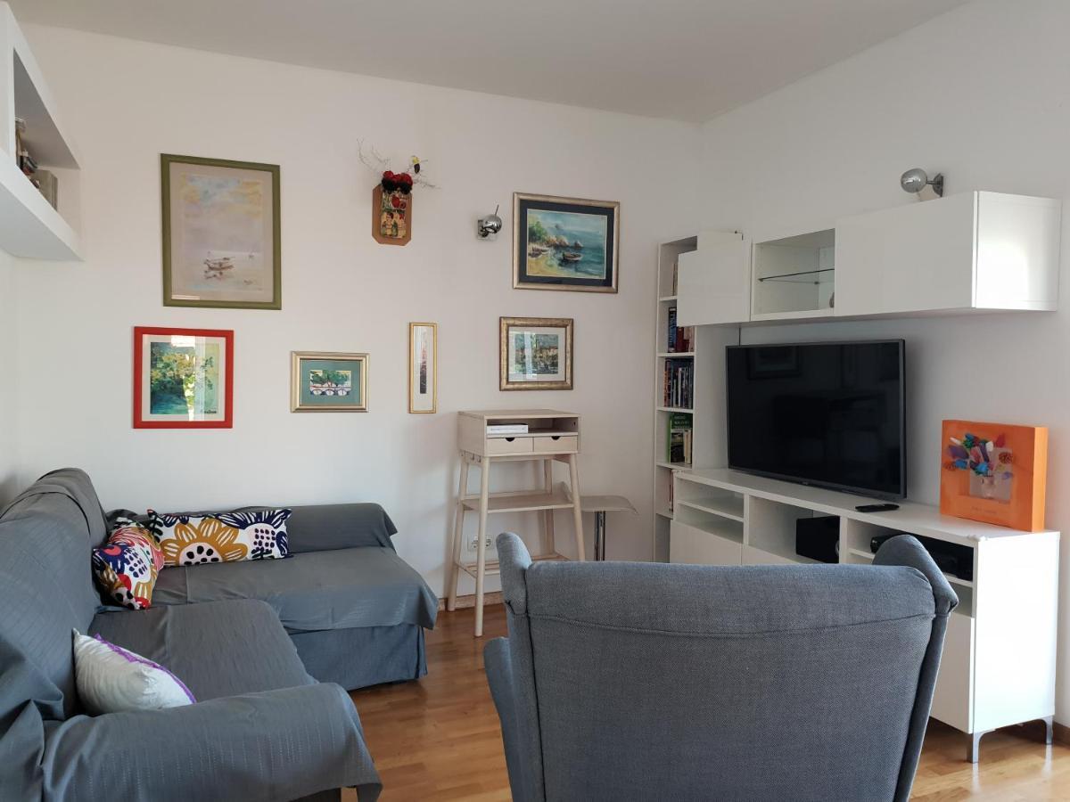 Cozy Apartments With Seafront Terraces オミシュ エクステリア 写真